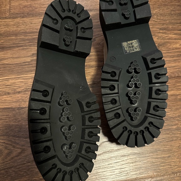 —— SOLD———- Alohas white vegan loafers NWB size 40 - Picture 4 of 4